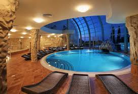 indoor swimming pool 