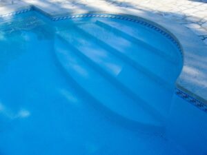 swimming pool sunshelves