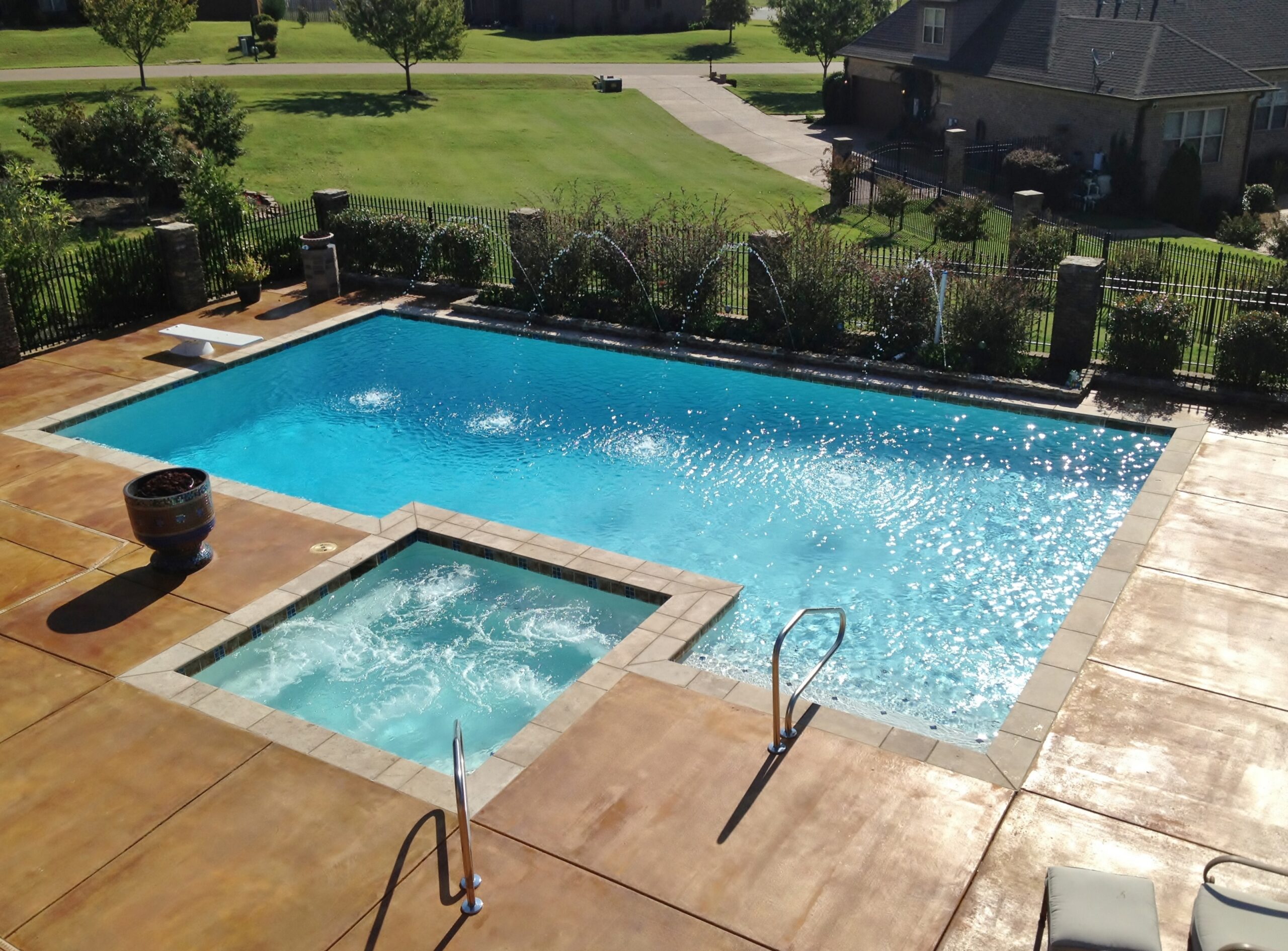 7 reasons to own a swimming pool this year