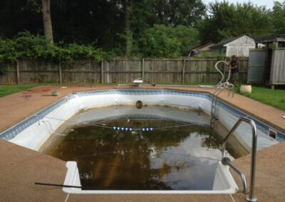 How to make sure algae stays out of your pool