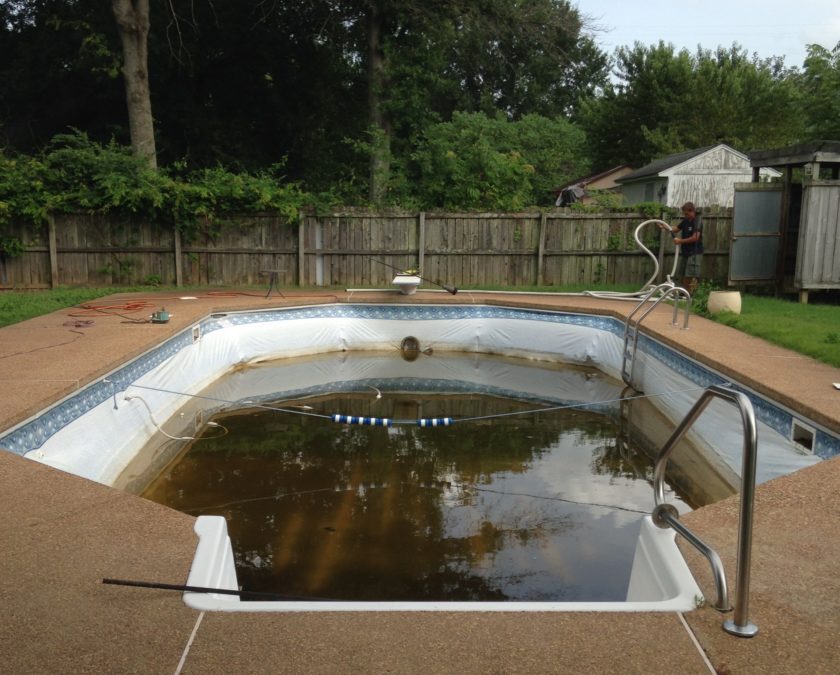 How to make sure algae stays out of your pool